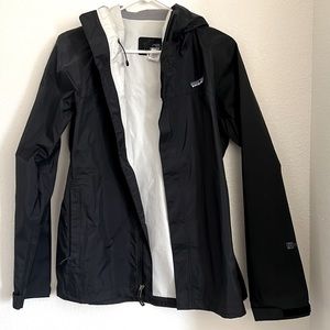 BRAND NEW RAIN PATAGONIA JACKET
